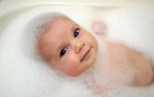 Никакого насилия: Комаровский указал на ошибки при уходе за ребенком